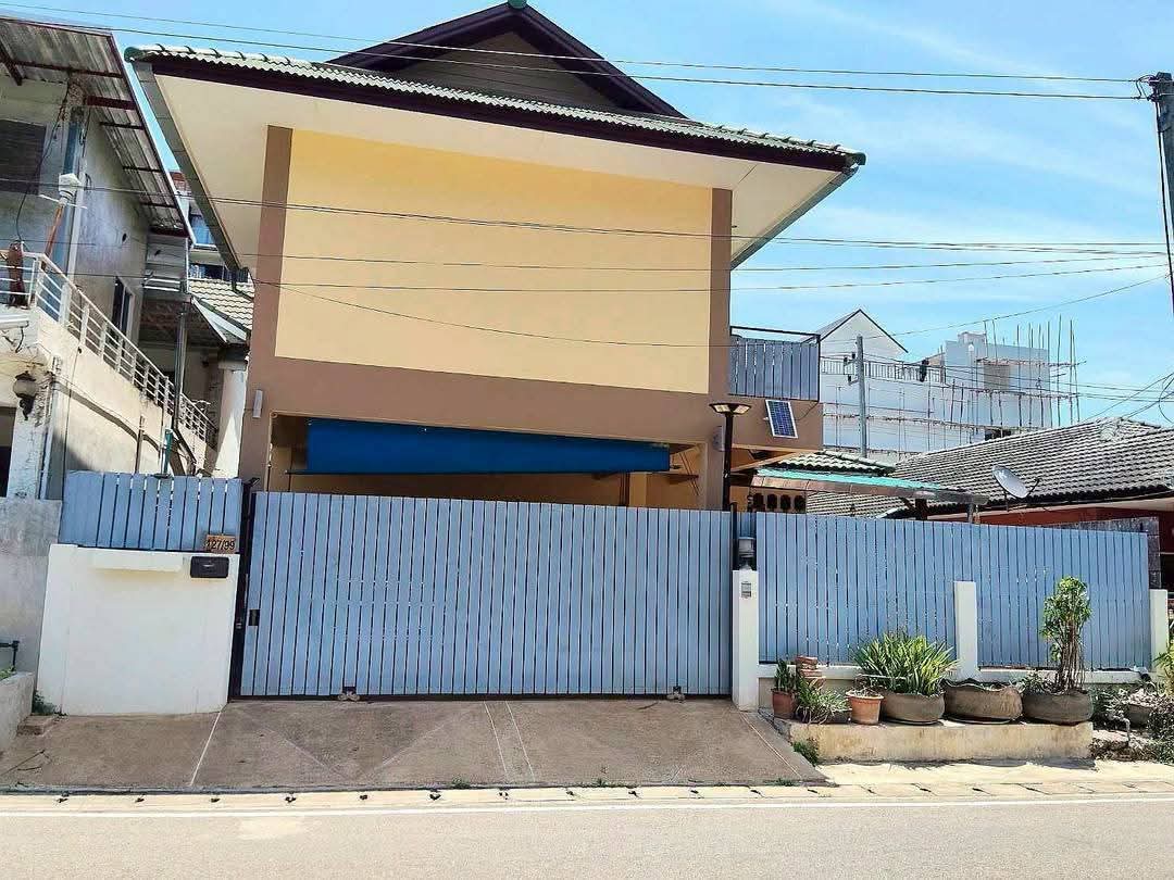 บ้านหน้าโรงเรียนวารีหนองหอยชม.
