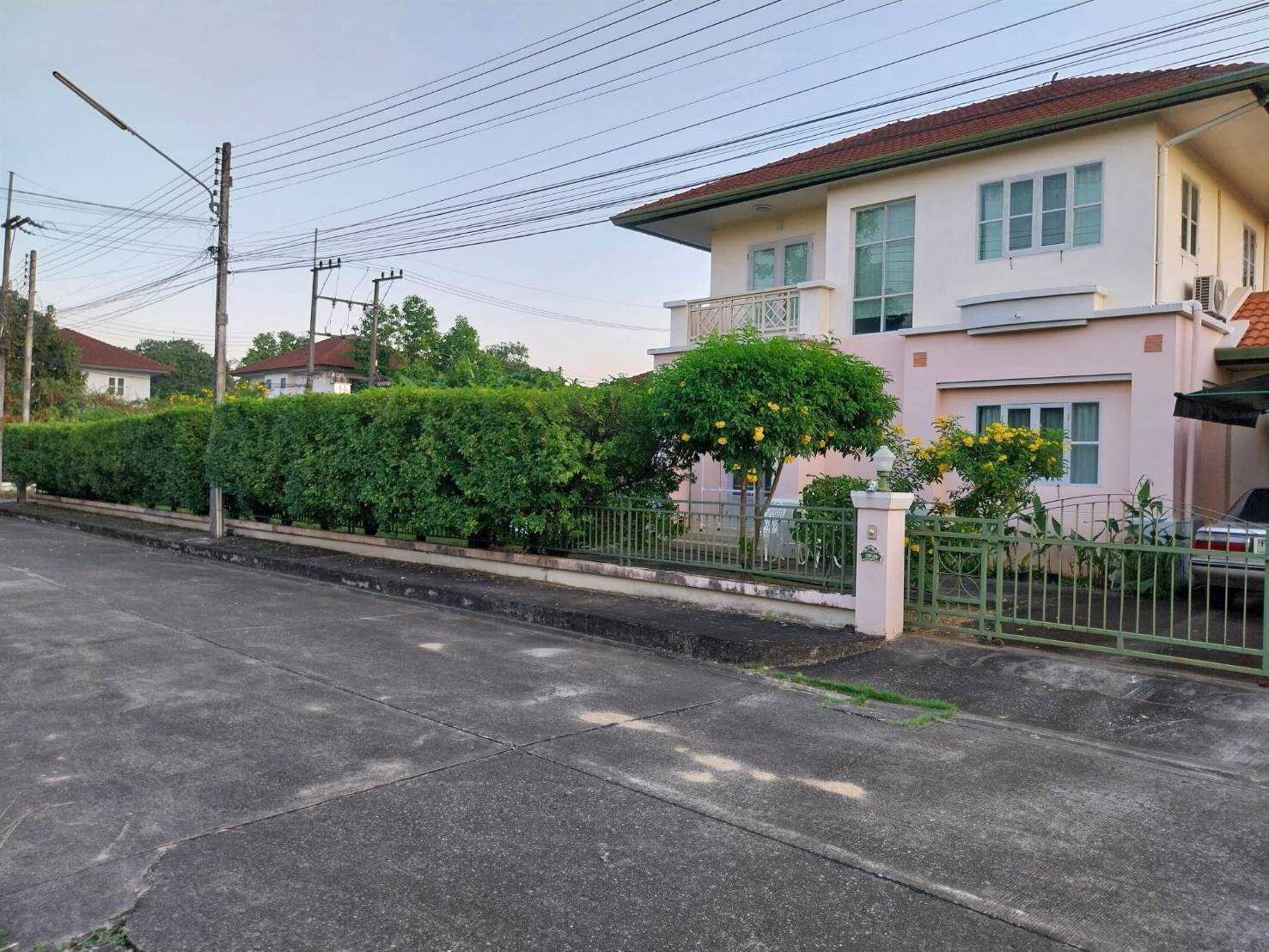 บ้านหมู่บ้านปาริชาตแม่โจ้ เนื้อที่ 150 ตรว. หัวมุมซอย