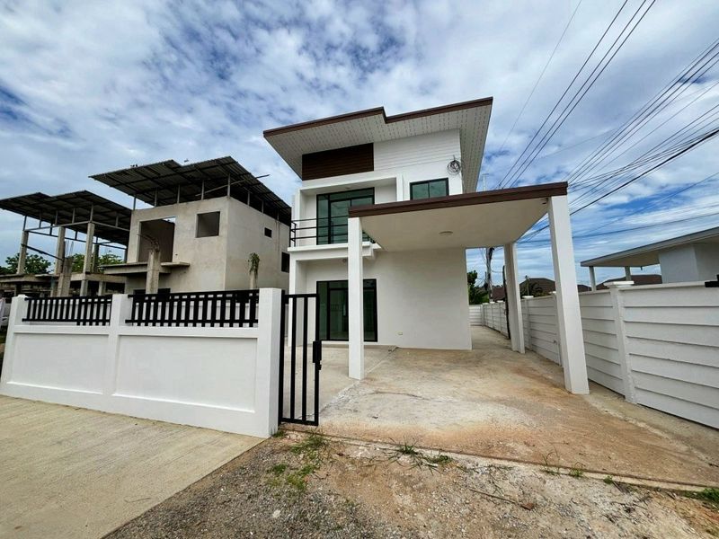 บ้านเดี่ยวสร้างใหม่ 4 ห้องนอน ทำเลสารภี ใกล้นานาชาติ | Brand New 4-Bed House in Saraphi