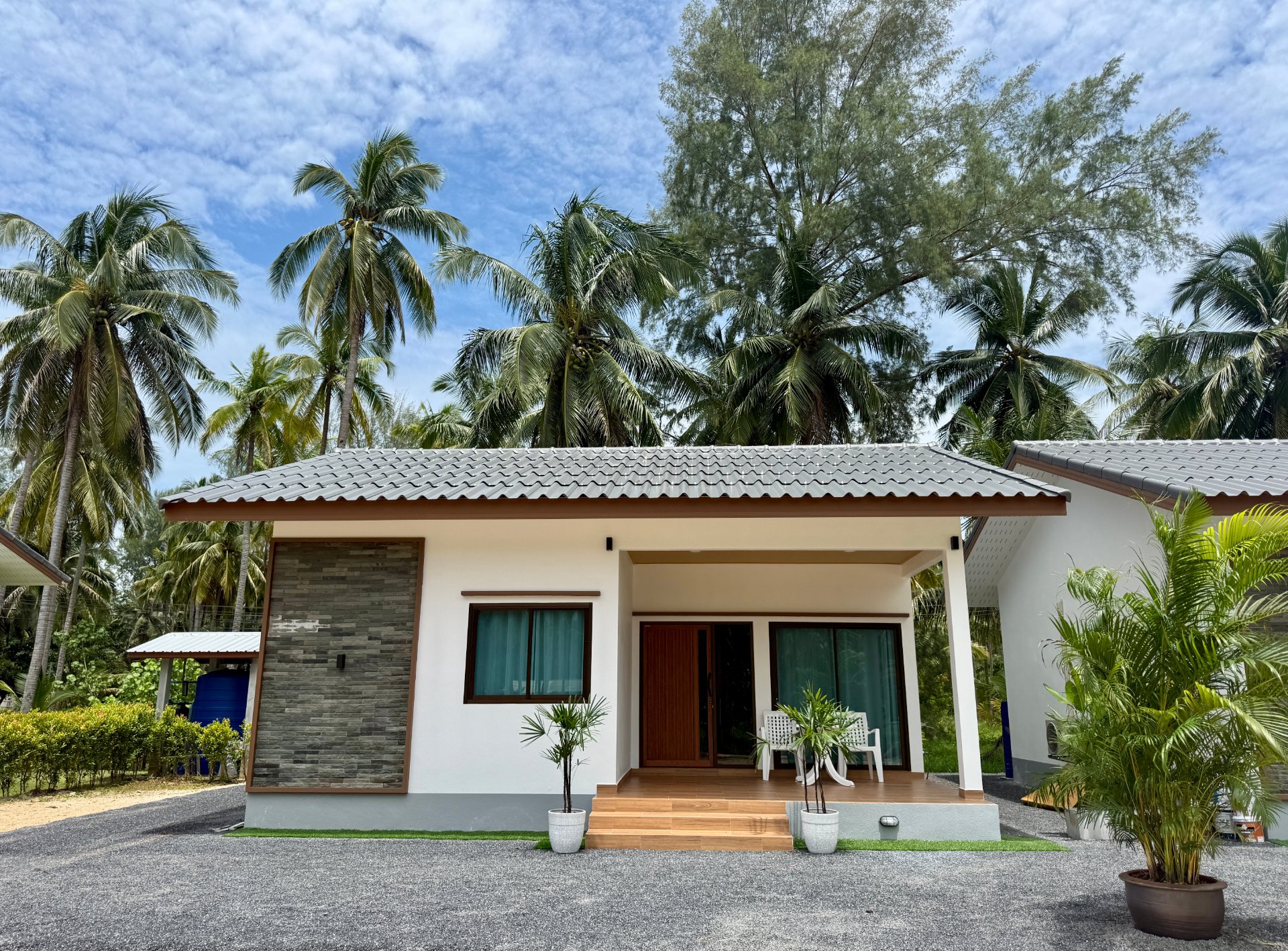 + Coconut Breeze House +